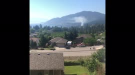 Canada: Wildfire Shuts Down Highway 97 Near Peachland, BC 3