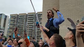 England fans outside Wembley serenade Gareth Southgate lookalike ahead of Germany match