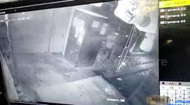 Trio of miscreants loot bakery shop in central India