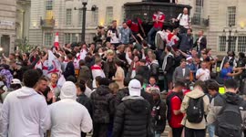 Massive pack of England fans invade Eros Statue following EURO 2020 win over Germany
