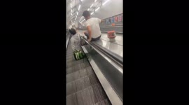 @England @EnglidsAway @sportbible flat out https://t.co/pc22zVigfH