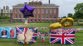 Diana statue unveiling: Royal fans leave tributes at Kensington Palace