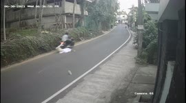 Motorbike-riding 'phone snatchers' drag victim down road in southern India