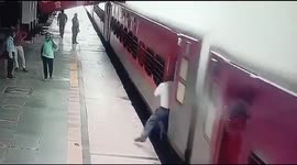 Elderly Man Slipped From Moving Train In Prayagraj, Uttar pradesh, CRPF Jawan Saved His Life