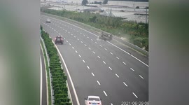 Minibus barrel rolls over on Chinese highway after being crashed into by SUV