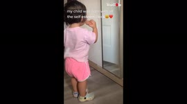 ''Makeup Dance!' - Toddler has All the Confidence in the World'