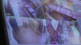 Miscreants rob jewellery worth $4,018 from store in western India