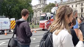 'Resist,  defy, do not comply to Lock-down