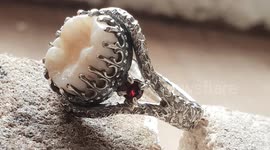 Aussie woman creates commemorative jewellery using the TEETH of dead loved ones