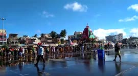 Huge festival floats roll through Indian city during Ratn Yatra celebrations