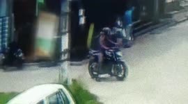 Men on motorcycle steal chain off woman's neck in southern India