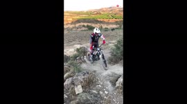 'Amateur MTB Rider Tries to Go Over a Big Rock *Goes Very Wrong*'