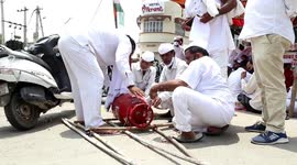 Last Rites of Cooking Gas Cylinder During Congress Protest Against Modi Govt Over Fuel Price Hike In India