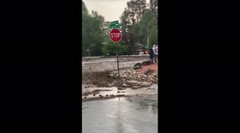 Flash floods hit Flagstaff, Arizona
