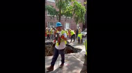 US: Wide Sinkhole Opens Up In Upper East Side NYC 2