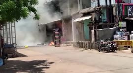 Longer Version_Massive fire breaks out after series of cylinder blasts in central India