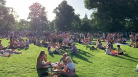 Crowds of Londoners flock outdoors for sun ahead of 'Freedom Day'