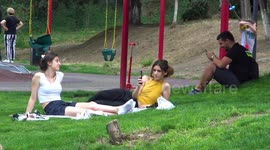 Practical joker from Georgia amuses public by laughing uncontrollably