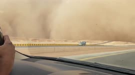 Massive sandstorm hits Riyadh, Saudi Arabia