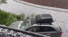 UK: Intense Hail Smashes Car Windows In Leicestershire