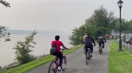 Smoke from west coast wildfires fill New York with hazy skies
