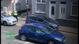 Shocking footage shows suspected drug dealer plunging from roof of house while trying to get away from police in UK