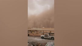 Massive dust storm engulfs houses in Saudi Arabia