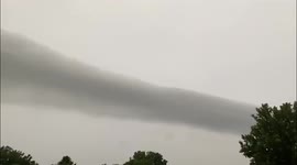 US: Huge Arcus Cloud Rolling Over White Bear Lake, MN