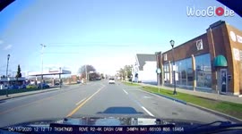 'Mishawaka, Indiana: Red Light Runner Causes 3-Car Accident '