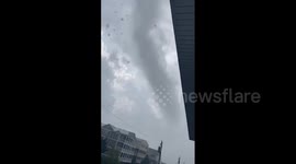 Massive waterspout hits Bethany Beach, Delaware