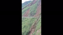 Massive chunk of mountain collapses in dramatic landslide in northern India