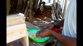 Alat Potong atau IrisTradisional untuk berbagai jenis sayur, ubi dan buah