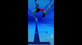 Artistic swimmer Silvia Solymosyová from Slovakia can skateboard underwater!