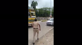 Kidnapper escapes but Indian police manage to rescue victim from car