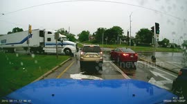 Incredible near miss between car and lorry