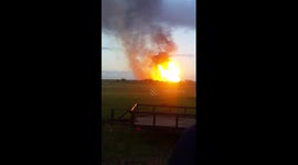 Pipeline fire blazes in Texas
