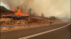 Wildfire disrupts traffic travelling on major Israeli highway