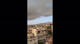 Greek wildfire send smoke to Athens