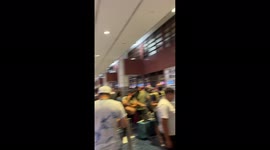 US: Passengers Of Spirit And American Airlines Stuck At Airport Due To Hundreds Of Flight Cancellations