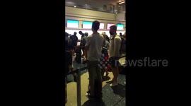 US: Passengers Of Spirit And American Airlines Stuck At Airport Due To Hundreds Of Flight Cancellations 3