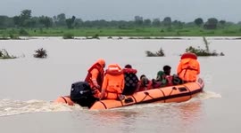Trapped locals get rescued from flash floods in central India