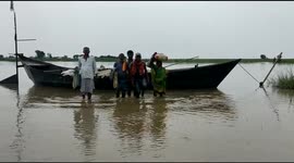 The flood has effected so people's move to safe place by boat