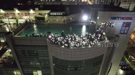 Apple Daily: Hong Kong bids emotional farewell to pro-democracy paper