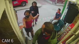 Transgender person in Colombia defends herself when a group of men make fun of her