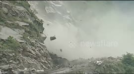 Dramatic rockfall near Dharchula, India closes road to China border