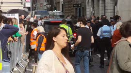 Footage From The Flash Filming In London Shades New Light On New Characters