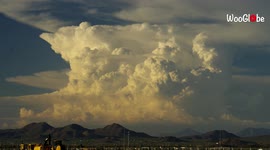 'Stunning Timelapse of Colossal Thunderstorm Moving Over Payson, AZ
'
