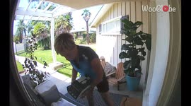 Delivery driver thanks California homeowner for leaving cold drinks on doorstep