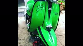 'Introducing Ryan Medlyn's Custom-Built ZZR600 Lambretta Scooter
'