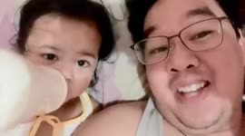 Ba ba black sheep, very cute baby singing nursery rhyme and imitating animal sounds. ❤️
